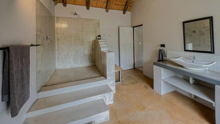 Bathroom 1.2