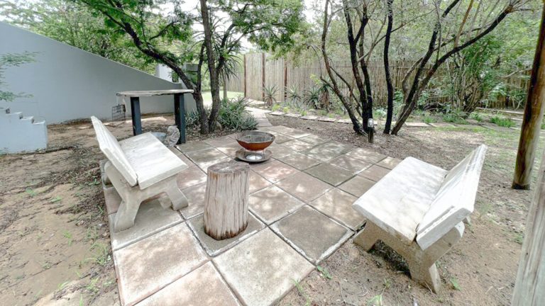 Garden & Firepit